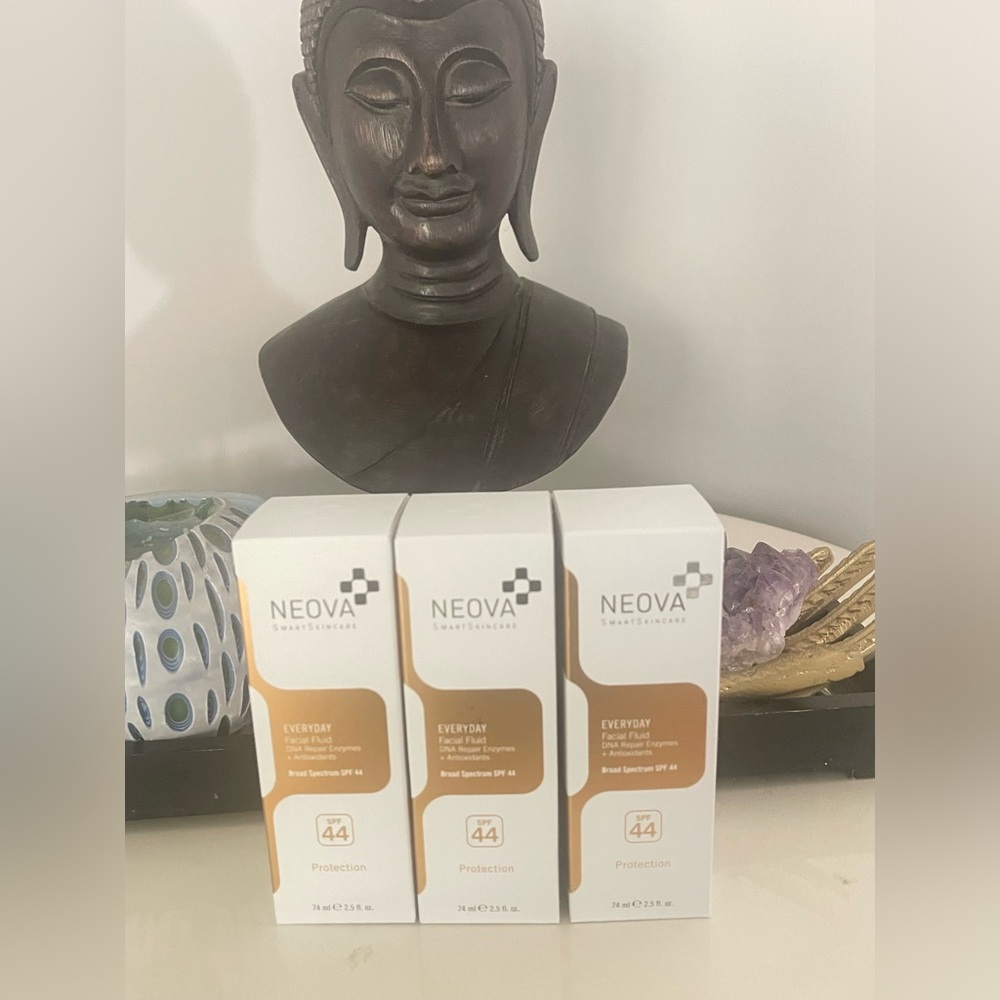 Neova EVERYDAY Facial Fluid | Broad Spectrum SPF 44 pack of 3 exp 2025/12